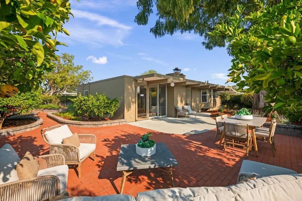 948 Brookgrove Lane Cupertino, CA 95014