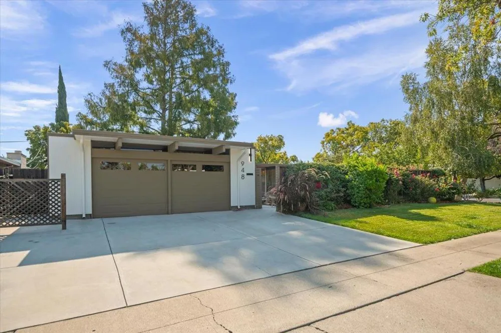 948 Brookgrove Lane Cupertino, CA 95014