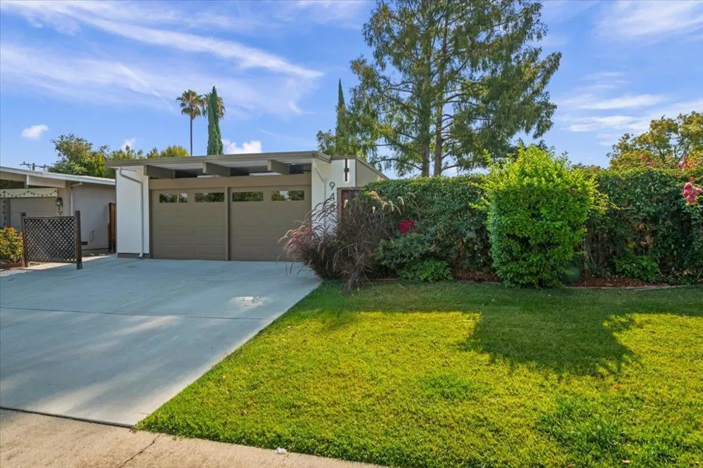 948 Brookgrove Lane Cupertino, CA 95014