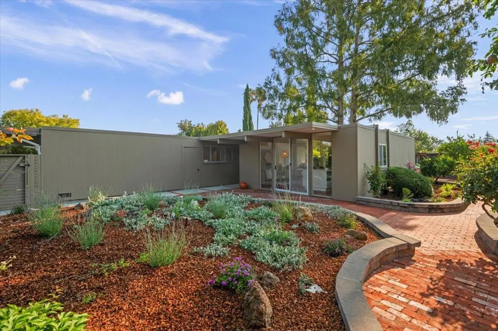 948 Brookgrove Lane Cupertino, CA 95014