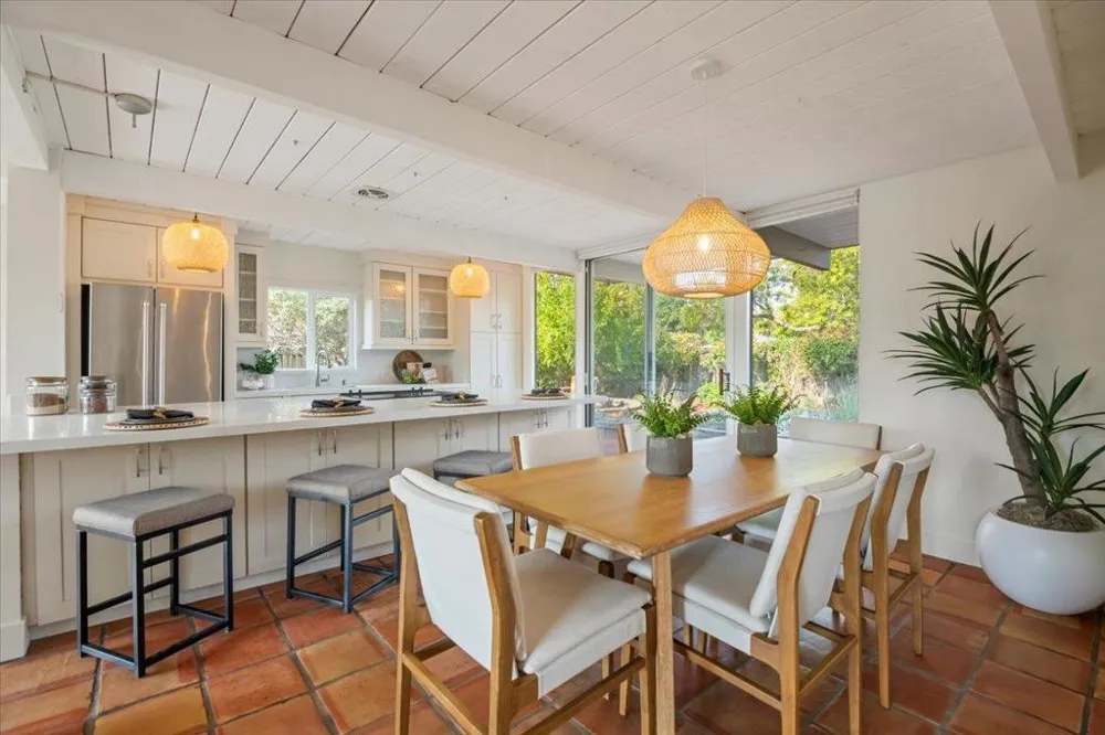 948 Brookgrove Lane Cupertino, CA 95014