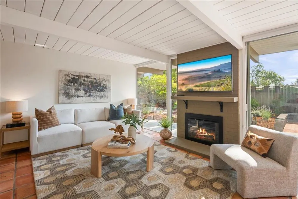 948 Brookgrove Lane Cupertino, CA 95014