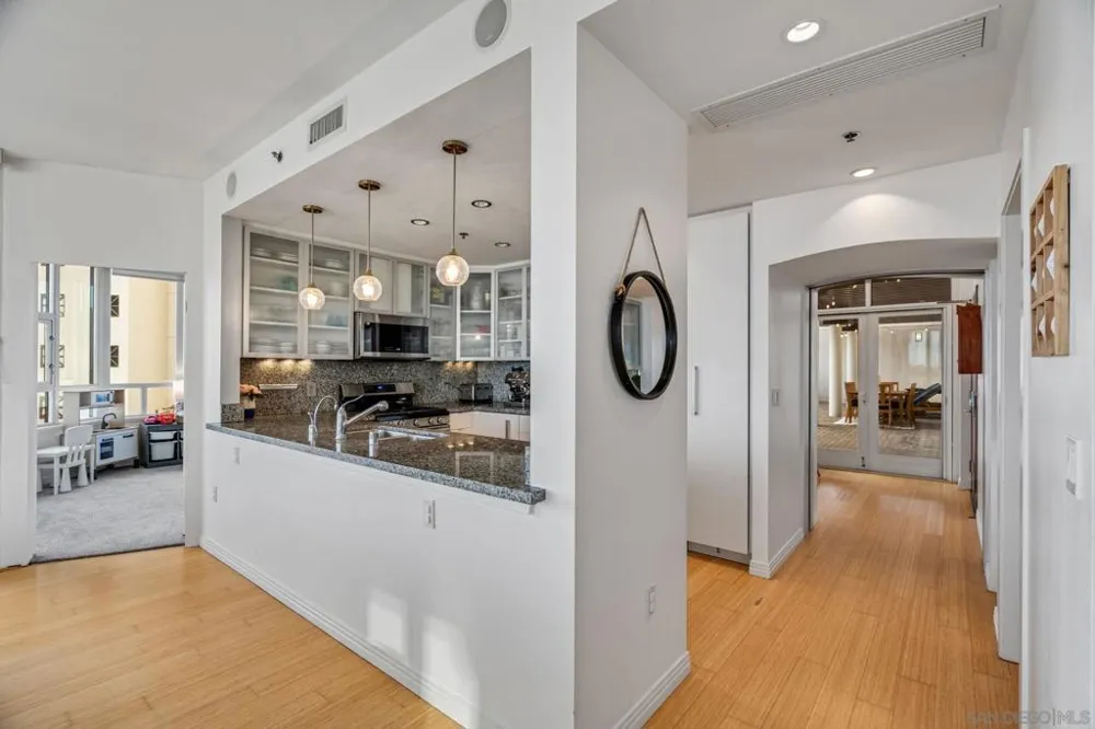 700 W Harbor Dr #705 San Diego, CA 92101