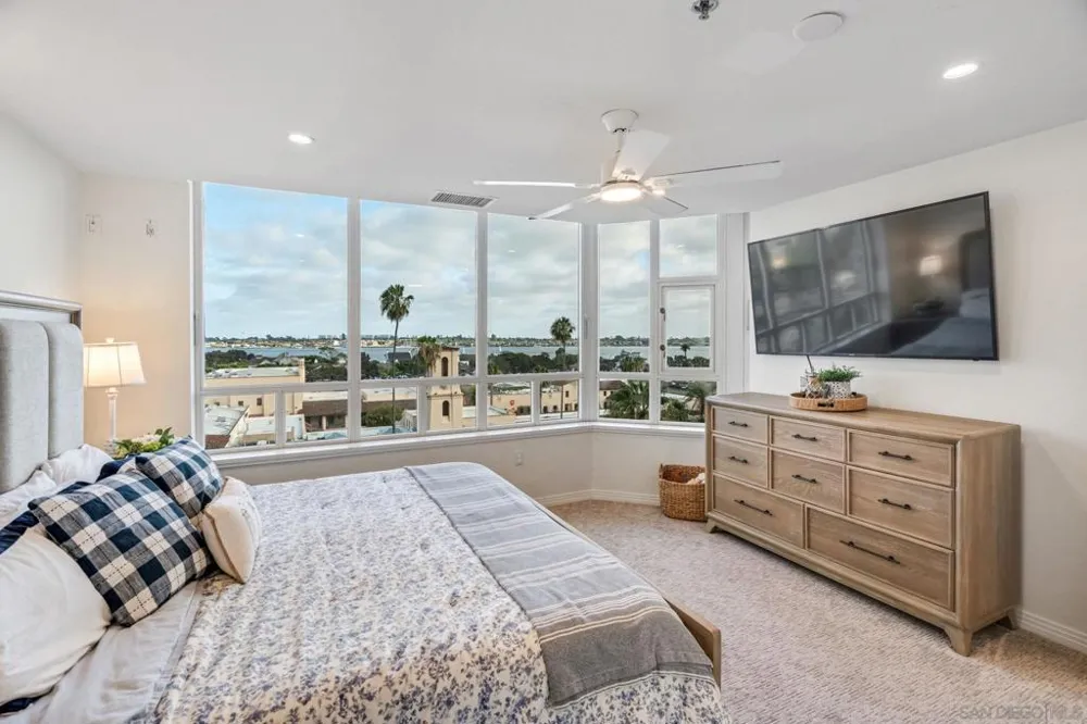 700 W Harbor Dr #705 San Diego, CA 92101
