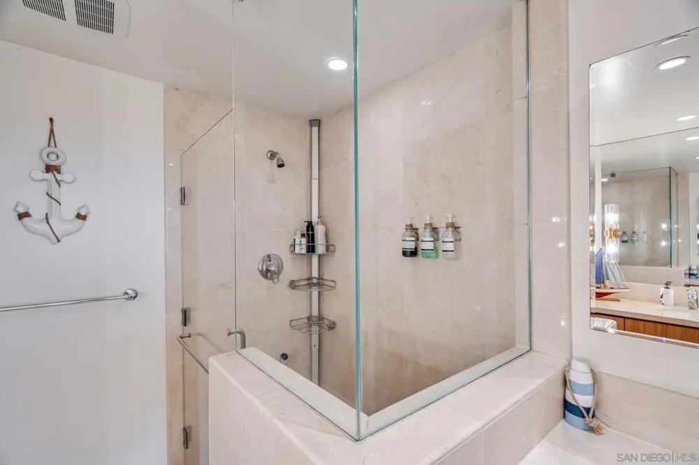 700 W Harbor Dr #705 San Diego, CA 92101