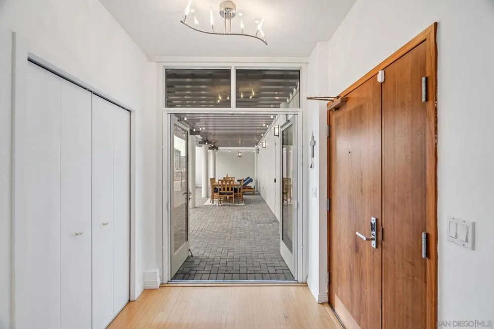 700 W Harbor Dr #705 San Diego, CA 92101