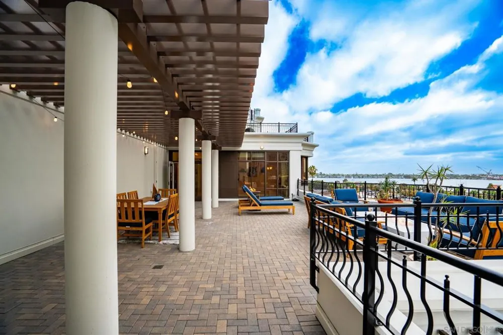 700 W Harbor Dr #705 San Diego, CA 92101