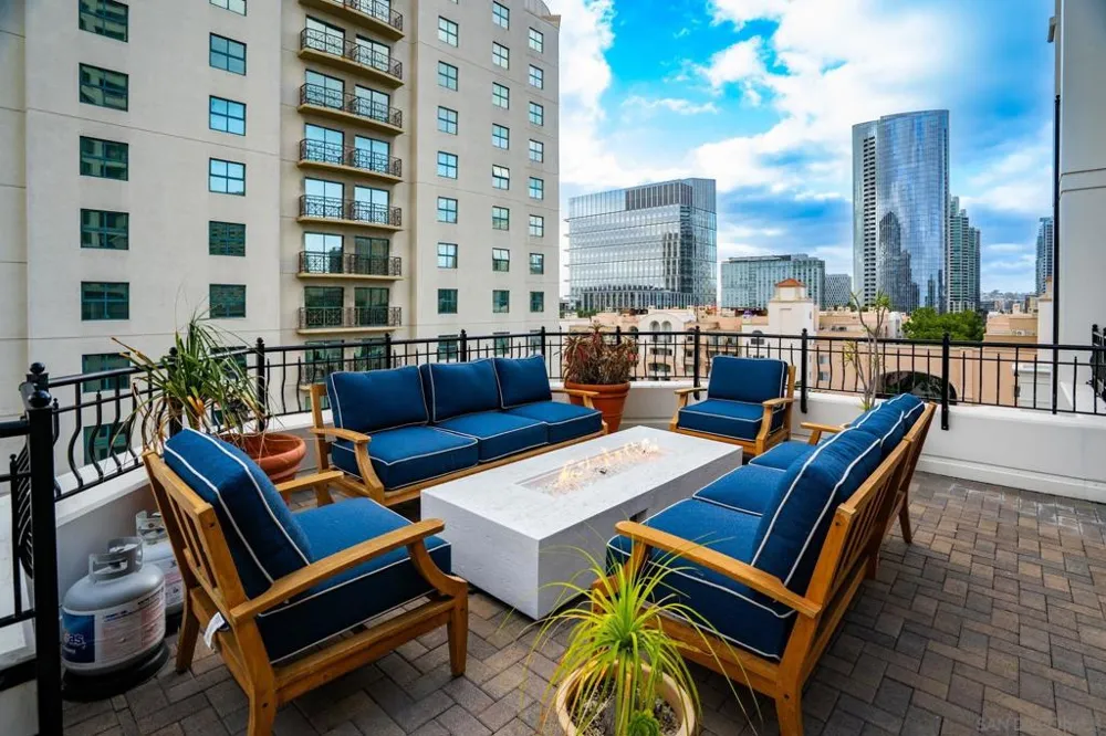 700 W Harbor Dr #705 San Diego, CA 92101