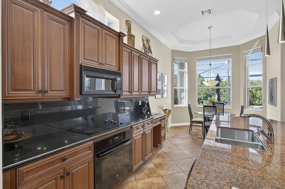 9902 Via Elegante Wellington, FL 33411