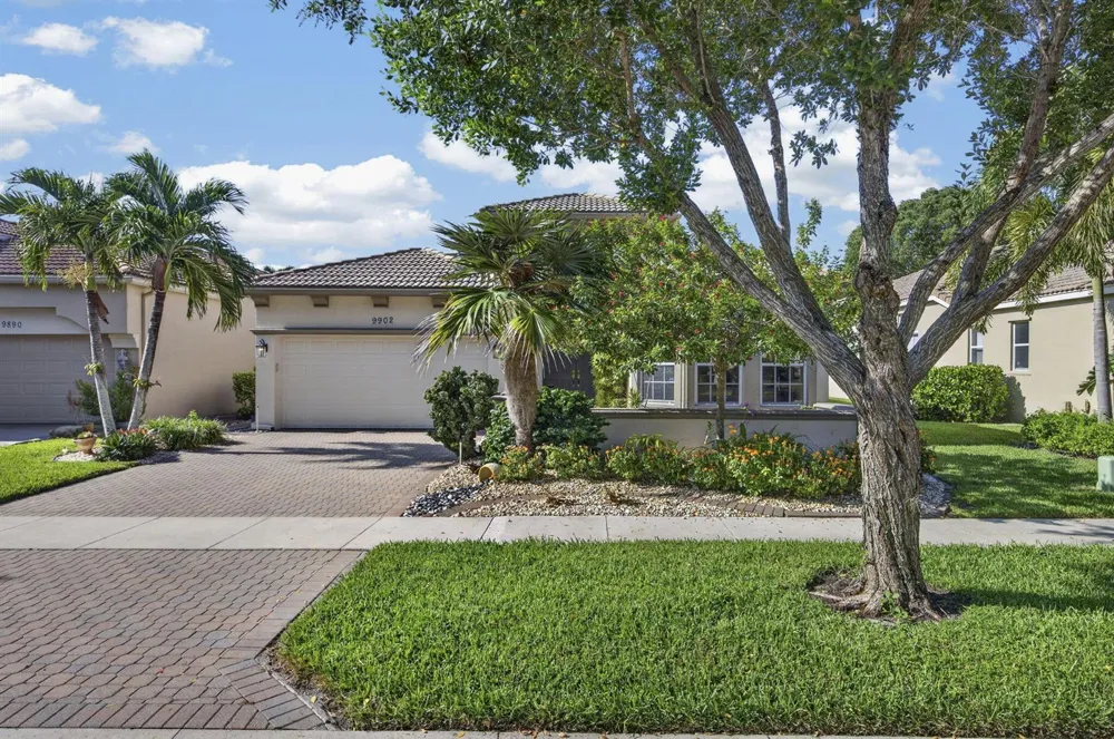 9902 Via Elegante Wellington, FL 33411