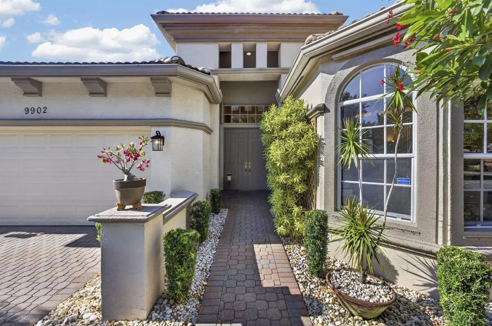 9902 Via Elegante Wellington, FL 33411