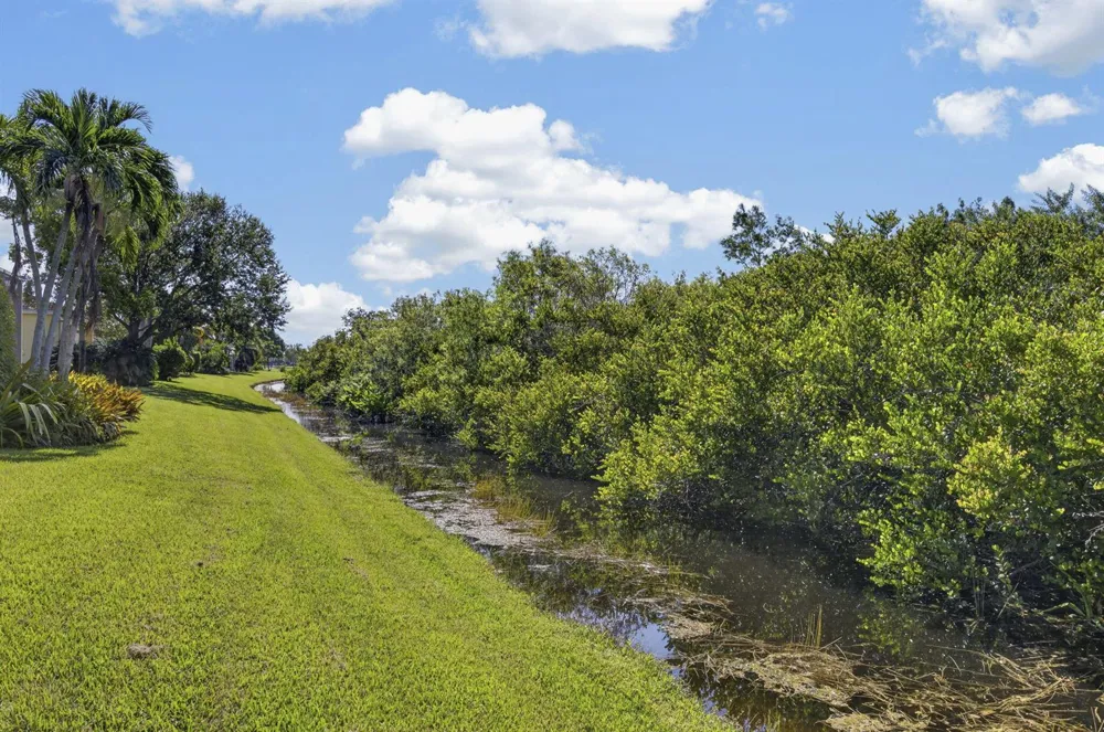 9902 Via Elegante Wellington, FL 33411