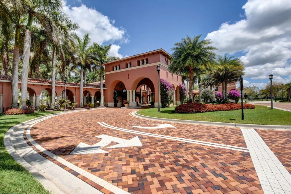 9902 Via Elegante Wellington, FL 33411