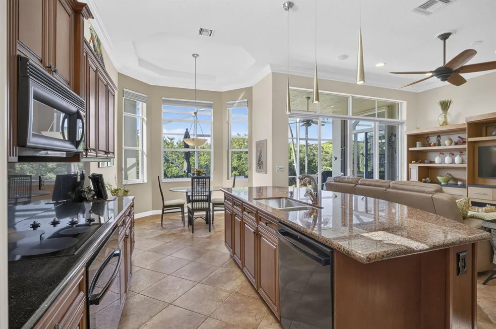 9902 Via Elegante Wellington, FL 33411