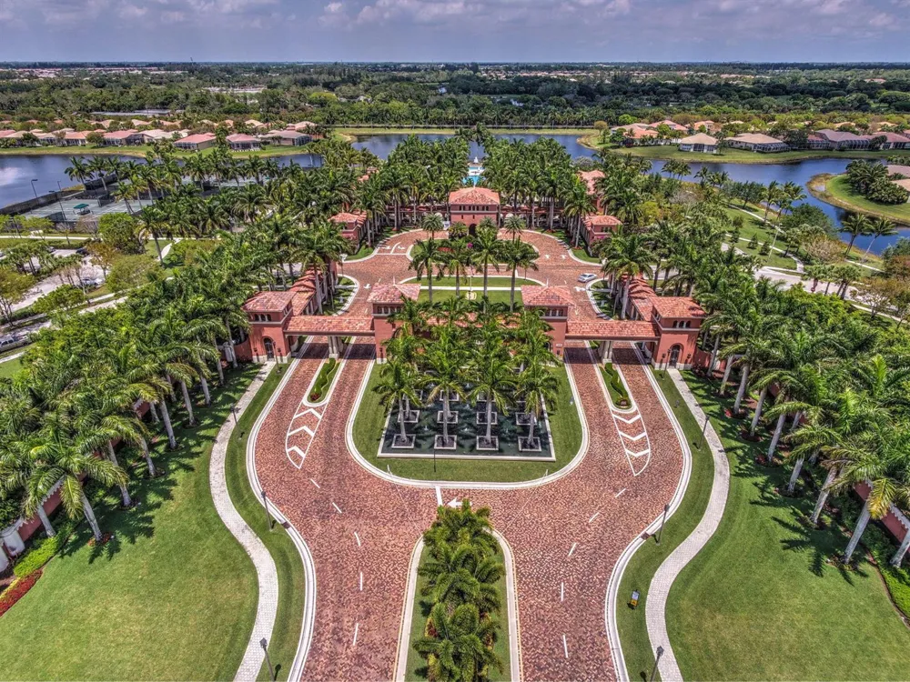 9902 Via Elegante Wellington, FL 33411