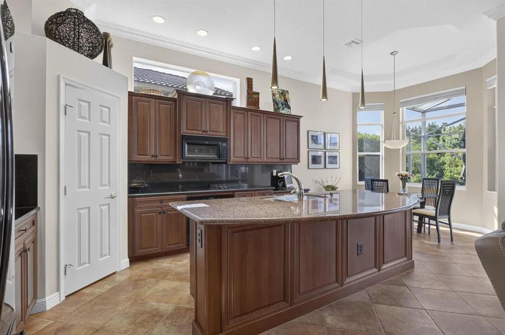9902 Via Elegante Wellington, FL 33411