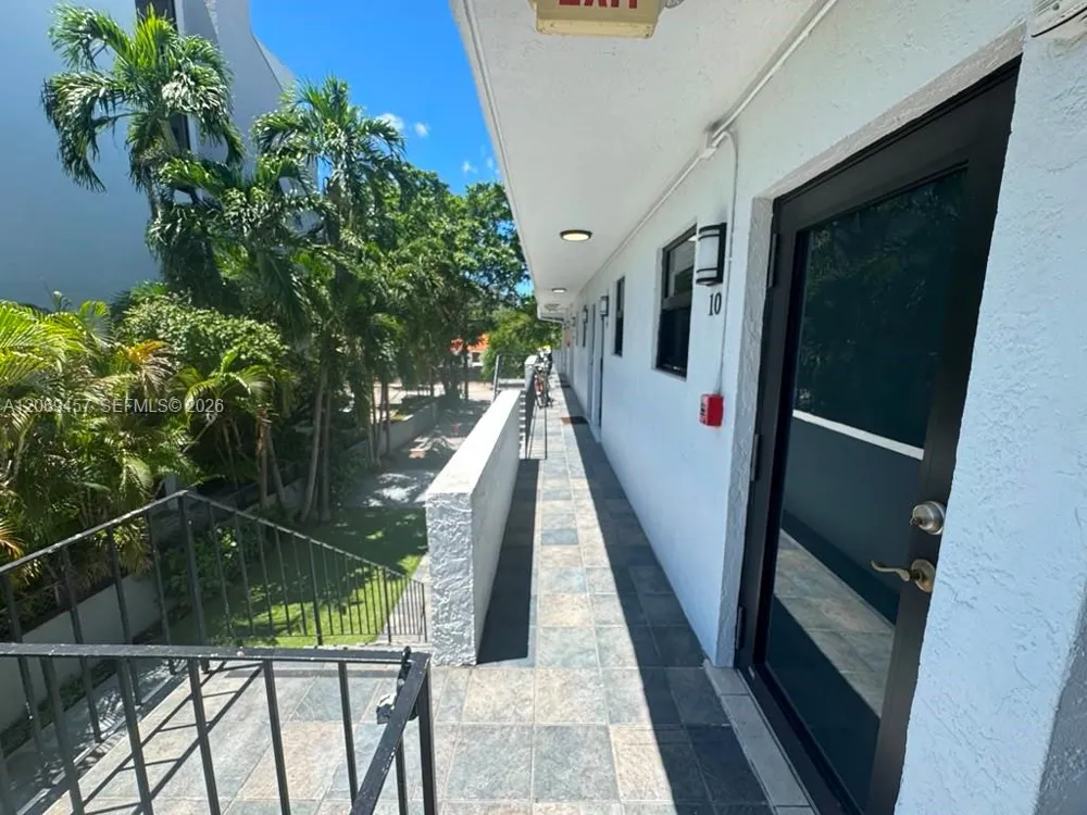 3011 SW 1st Ave #10 Miami, FL 33129