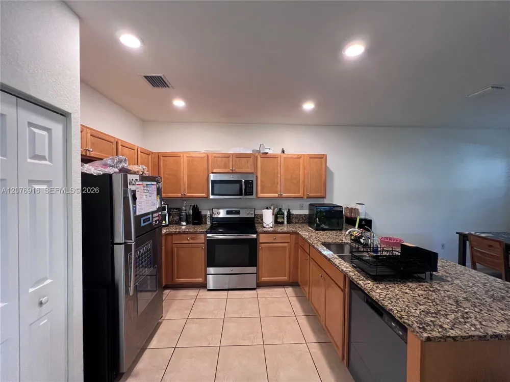 9335 W 33rd Ave Hialeah, FL 33018