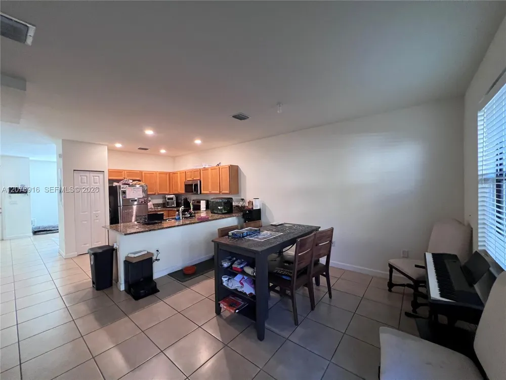 9335 W 33rd Ave Hialeah, FL 33018