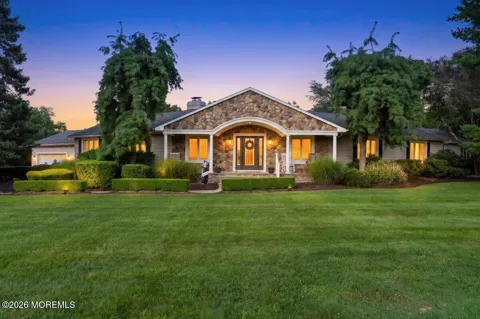 48 Lakeside Avenue