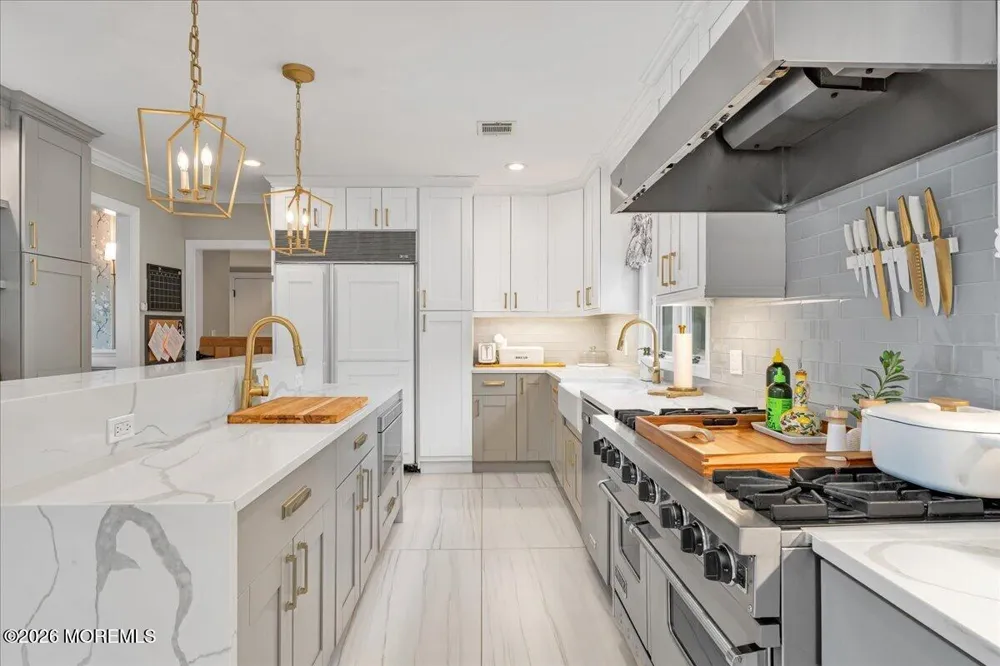 48 Lakeside Avenue Colts Neck, NJ 07722