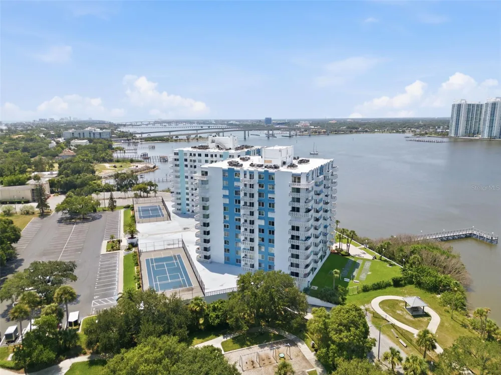 935 HALIFAX AVENUE #604 Daytona Beach, FL 32118
