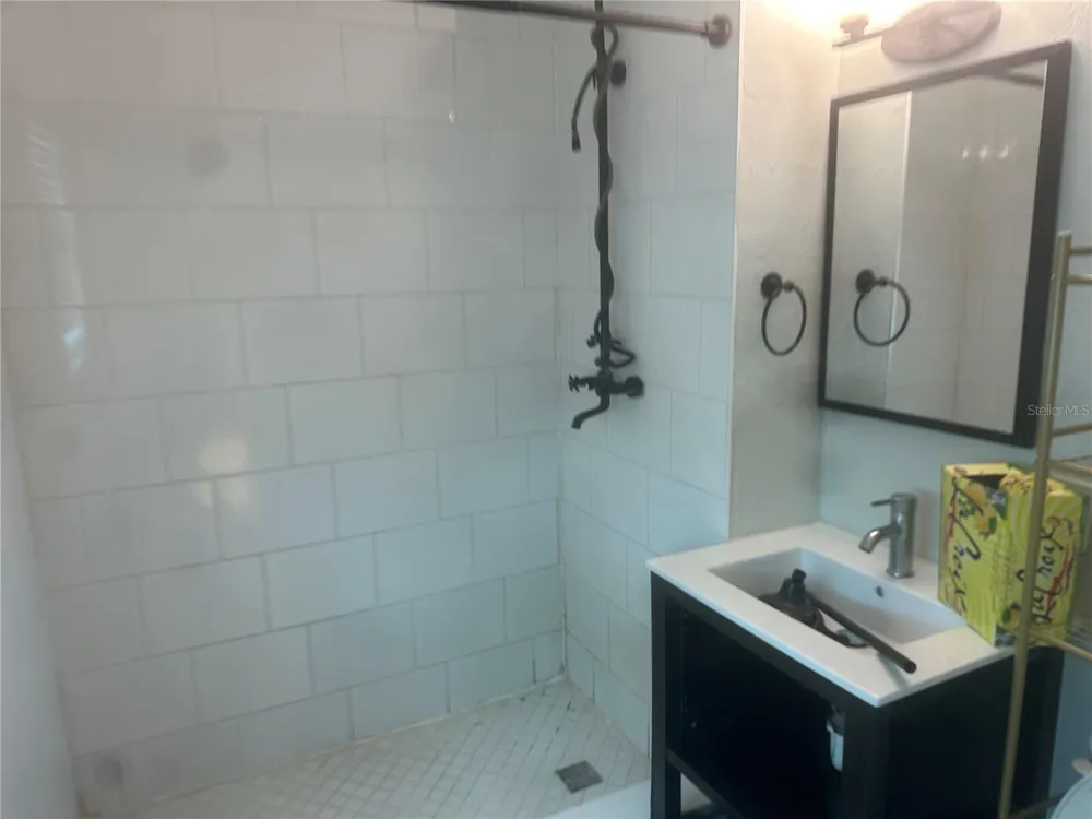 330 20TH AVENUE S #LOWER St Petersburg, FL 33705
