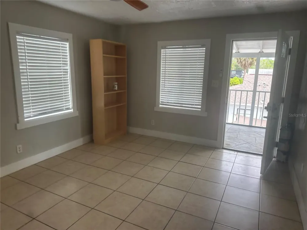 330 20TH AVENUE S #LOWER St Petersburg, FL 33705