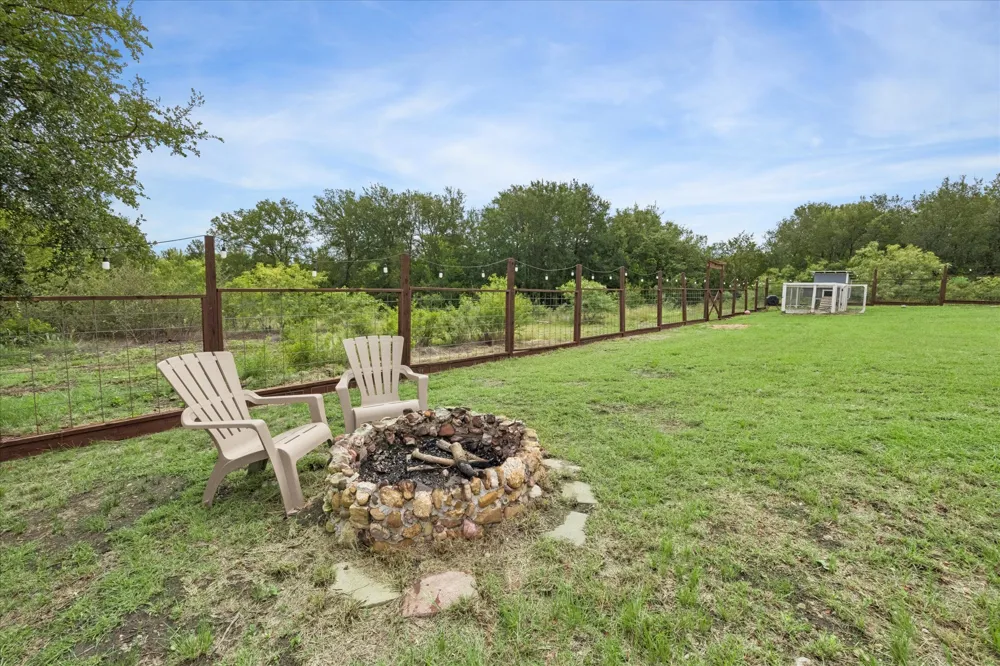 730 Spoke Hollow Road Lockhart, TX 78644