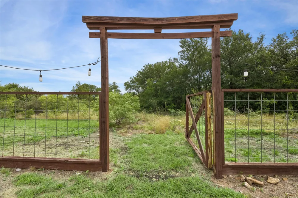 730 Spoke Hollow Road Lockhart, TX 78644
