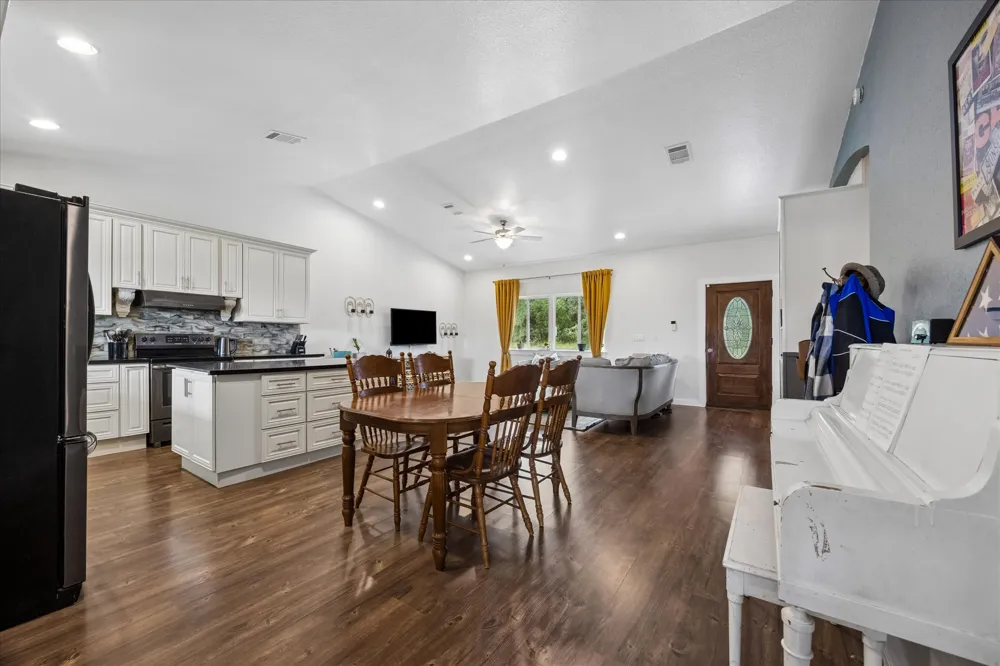 730 Spoke Hollow Road Lockhart, TX 78644