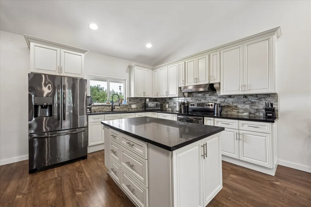 730 Spoke Hollow Road Lockhart, TX 78644