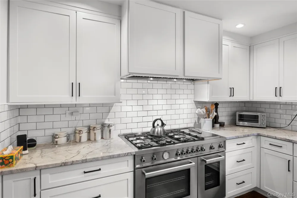 18 Green Meadow Lane Huntington, NY 11743