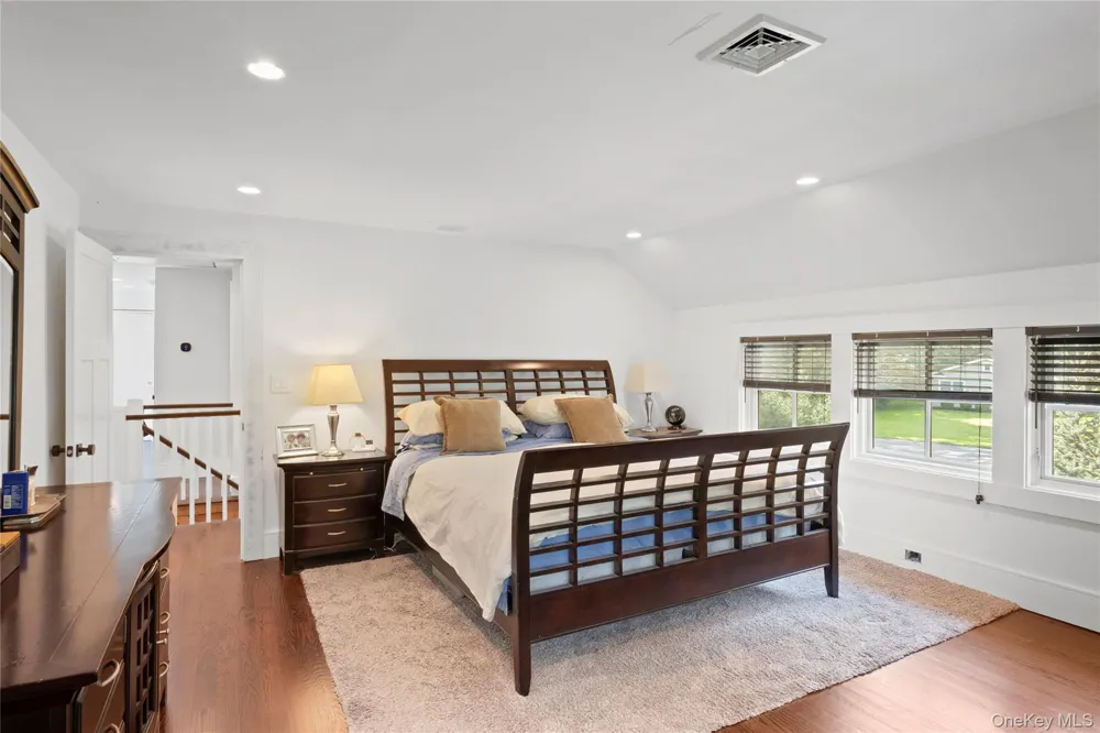 18 Green Meadow Lane Huntington, NY 11743