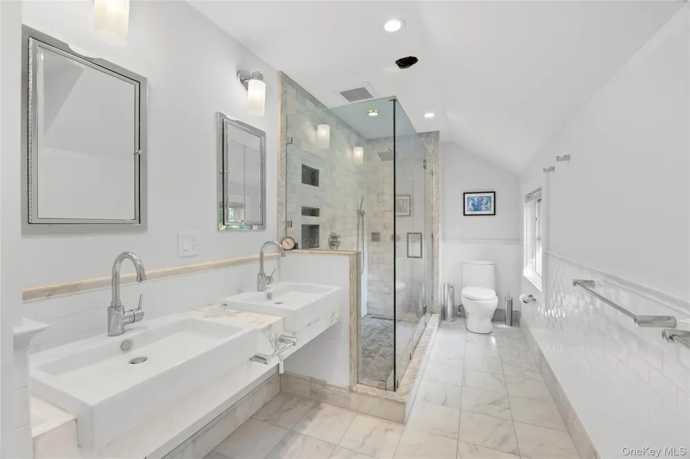 18 Green Meadow Lane Huntington, NY 11743