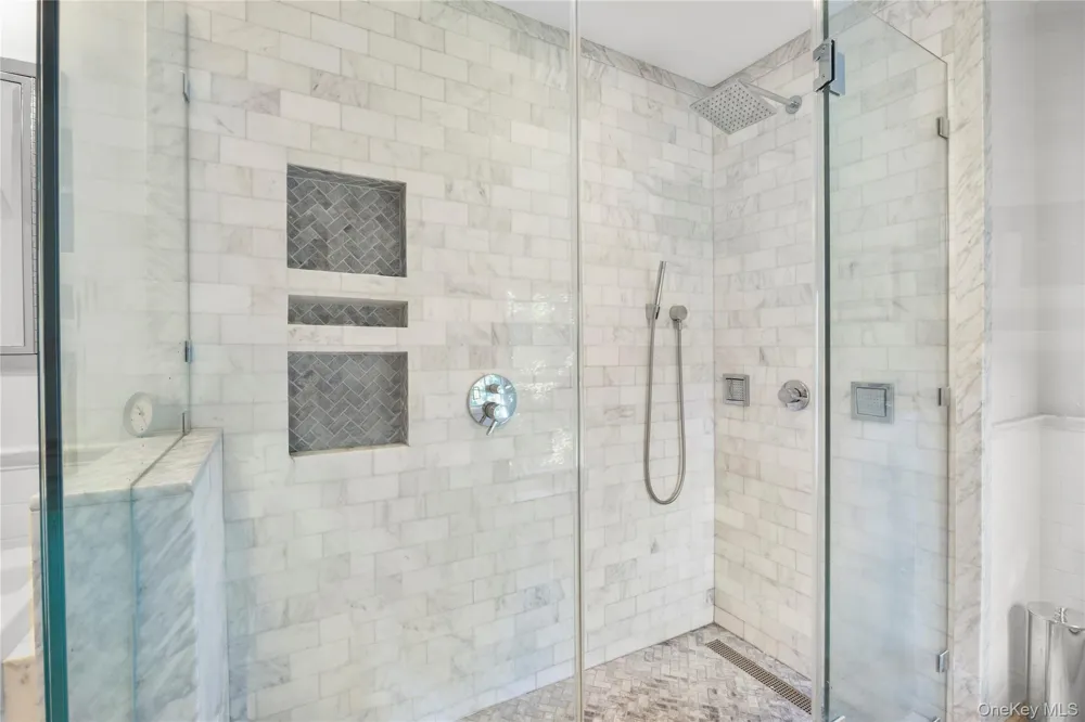 18 Green Meadow Lane Huntington, NY 11743
