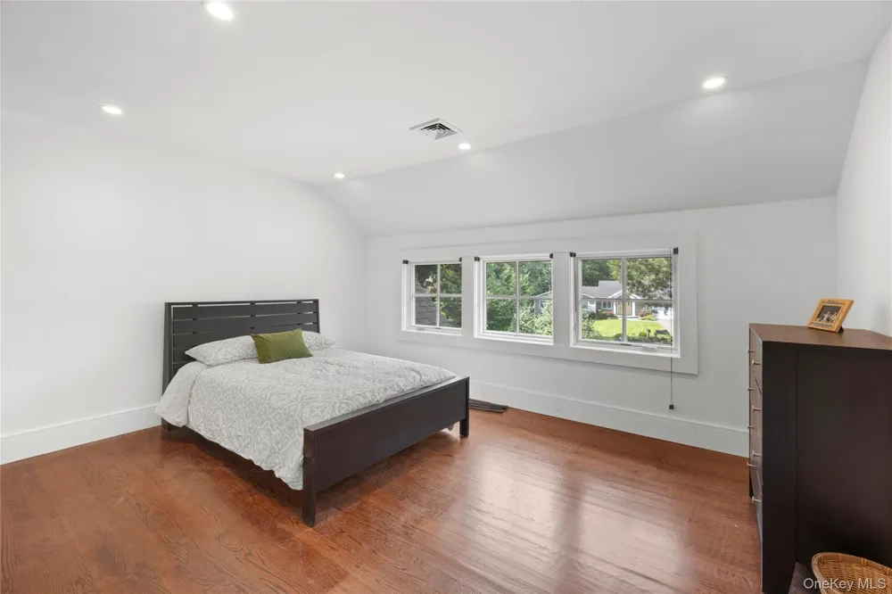 18 Green Meadow Lane Huntington, NY 11743