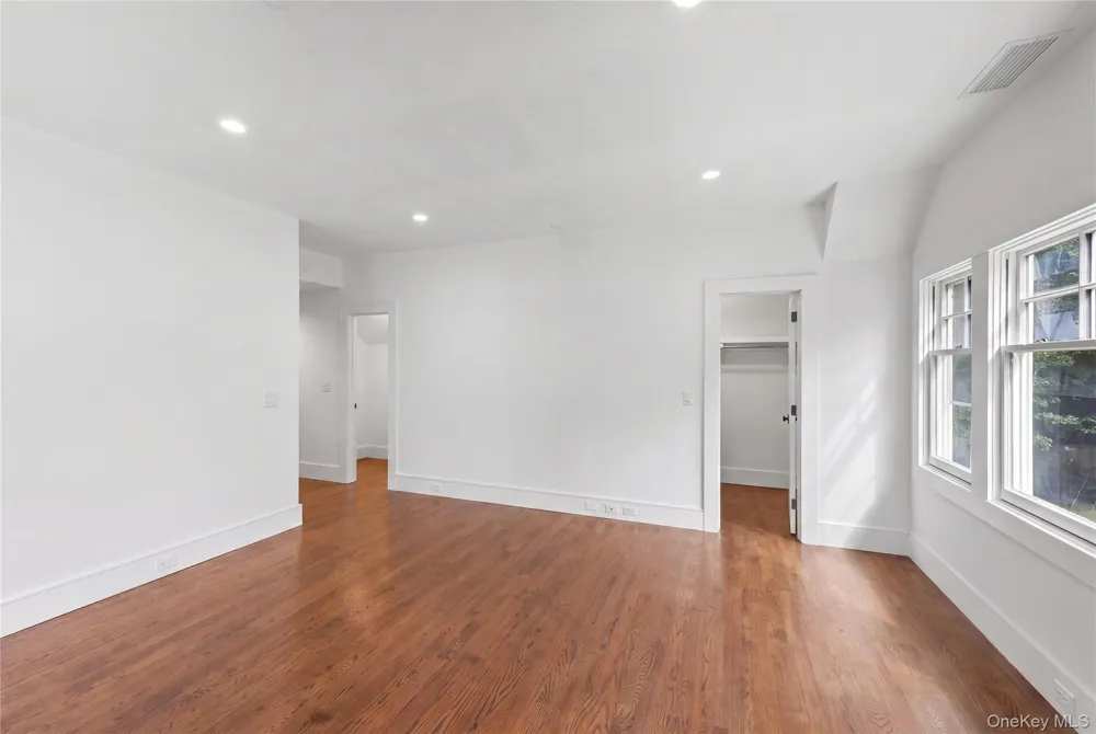 18 Green Meadow Lane Huntington, NY 11743
