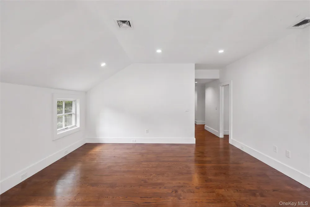 18 Green Meadow Lane Huntington, NY 11743