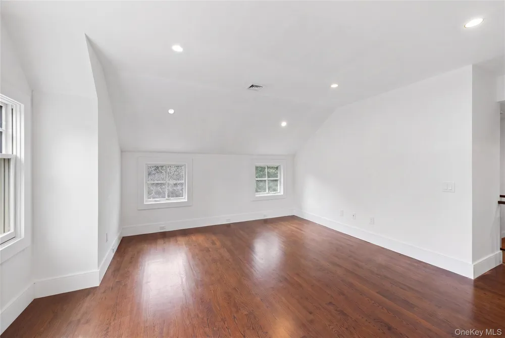18 Green Meadow Lane Huntington, NY 11743