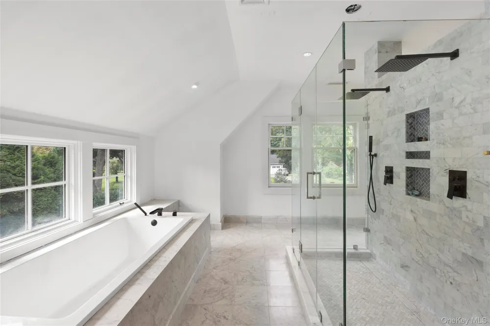 18 Green Meadow Lane Huntington, NY 11743