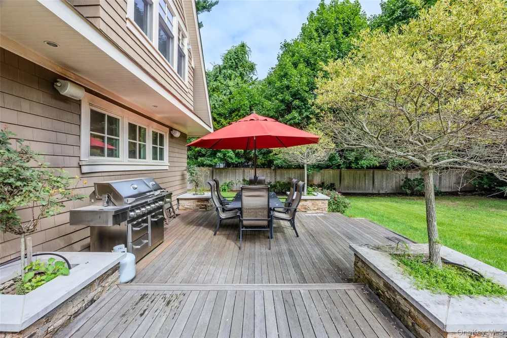 18 Green Meadow Lane Huntington, NY 11743