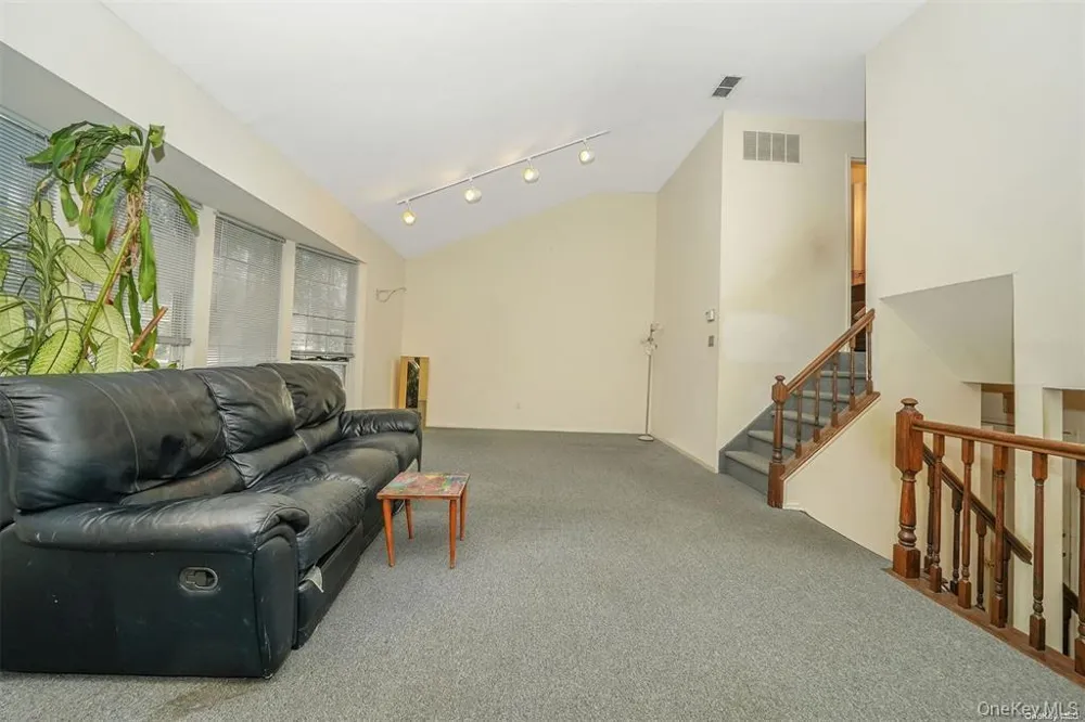 37 Santa Barbara Plainview, NY 11803