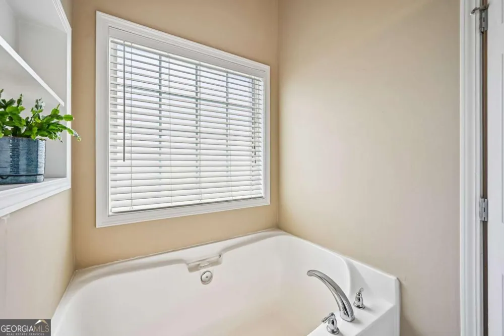 207 Overlook CT Dallas, GA 30157