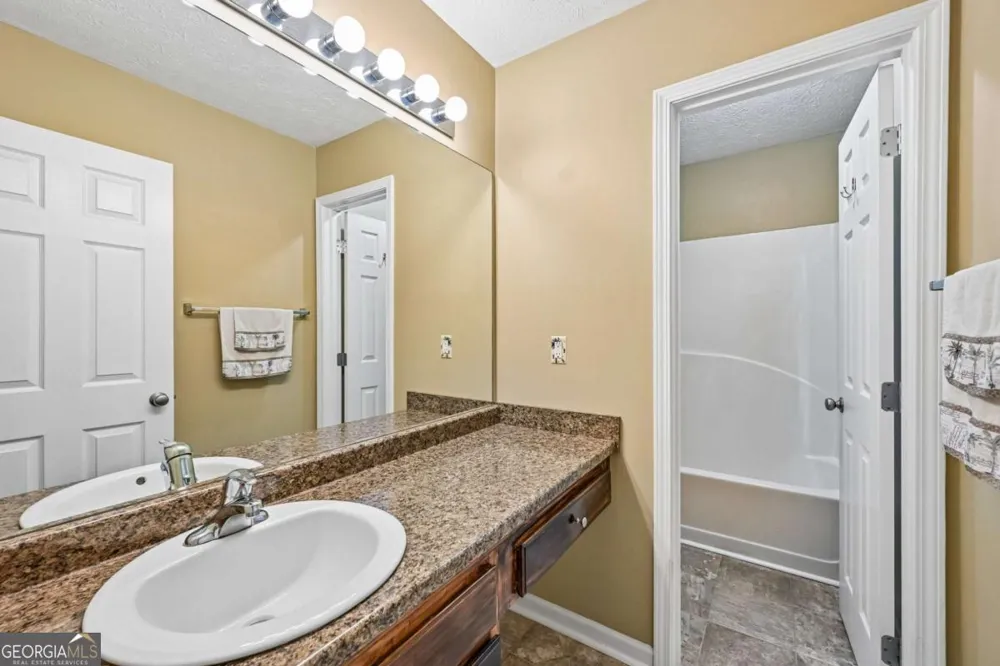 207 Overlook CT Dallas, GA 30157