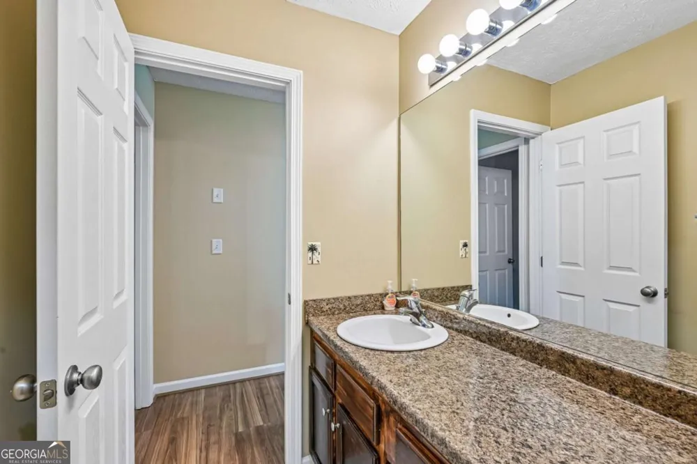 207 Overlook CT Dallas, GA 30157