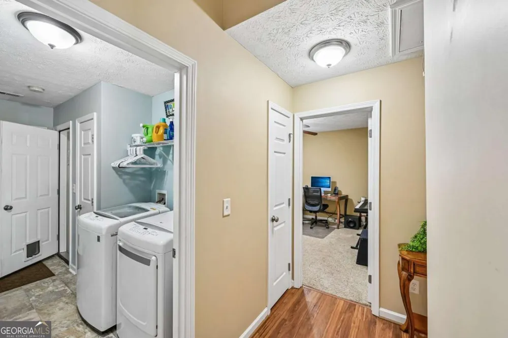 207 Overlook CT Dallas, GA 30157