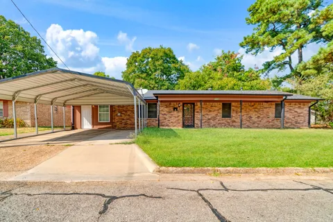 2820 W Kaufman Street