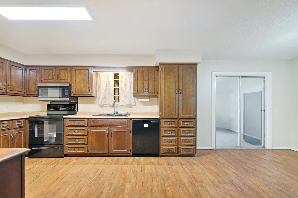 2820 W Kaufman Street Paris, TX 75460