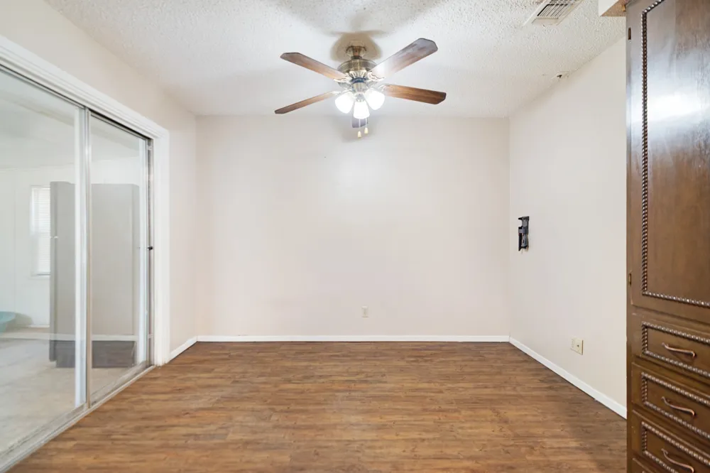 2820 W Kaufman Street Paris, TX 75460